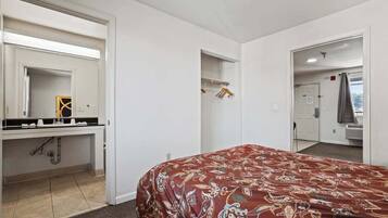 1 habitación, tabla de planchar con plancha y wifi