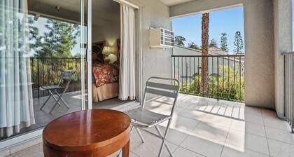 (Cozy studio, 2BED, 1BA, No kitchen)