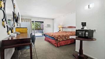 1 habitación, tabla de planchar con plancha y wifi