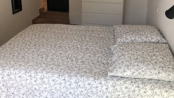 2 bedrooms, travel crib, WiFi, bed sheets