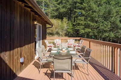 Family Fun, Private, Close to Trails, Lakes, Beaches, Resorts