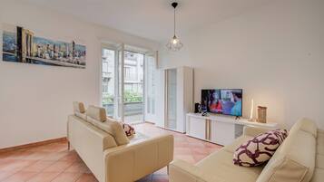 Appartamento Standard, 3 camere da letto (Bellinzona in centro) | Soggiorno | TV 21 pollici con canali satellitari