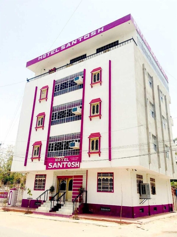 Front of property - Hotel Santosh (Jodhpur)