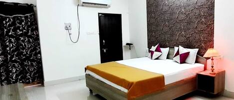 Deluxe Room | Free WiFi