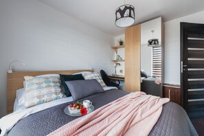 Room - P&O Obozowa 2 (Warsaw)