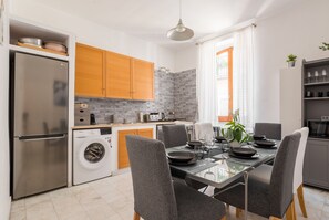 Fridge, microwave, oven, stovetop - Grotte Apartment (Roma)