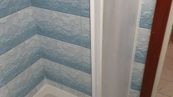 Dusch, hÄrtork, bidé och schampo