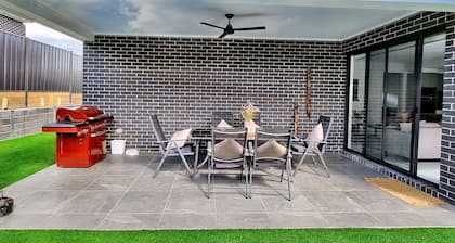 Beautiful New home in Throsby with 5 Bedrooms