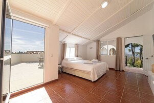 Penthouse Apartment (11) | Down comforters, iron/ironing board, free WiFi