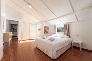 Down duvets, iron/ironing board, free WiFi