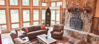 Lazy J Mountain Retreat in Red River NM