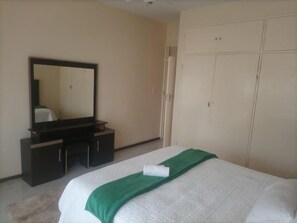 Apartamento | 3 dormitorios, tabla de planchar con plancha, wifi gratis y ropa de cama