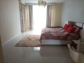 Apartamento | 3 dormitorios, tabla de planchar con plancha, wifi gratis y ropa de cama