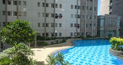 Clean And Comfy 2Br Apartment At Puncak Kertajaya