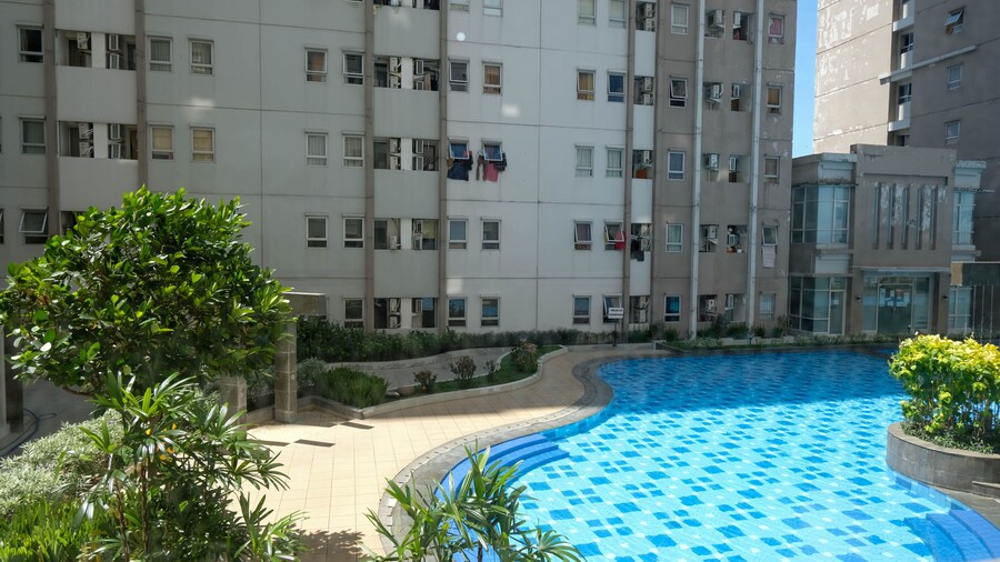 Clean And Comfy 2Br Apartment At Puncak Kertajaya