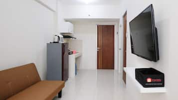 Apartment, 2 Bedrooms | Living area
