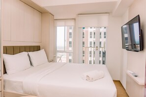 Free WiFi - Simply Look And Comfy Studio At Tokyo Riverside Pik 2 Apartment (Teluknaga)