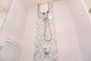 Studio, 2 Schlafzimmer | Badezimmer
