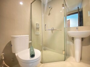 Apartment, 2 Bedrooms | Bathroom | Free toiletries, towels - Spacious 2Br Apartment At El Royale Near Bip (Bandung)