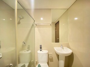 Appartement, 2 slaapkamers | Badkamer | Gratis toiletartikelen, handdoeken