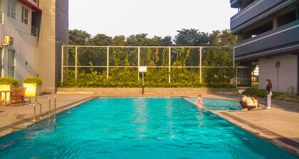 Fully Furnished Studio With Comfortable Design Monroe Tower Apartment