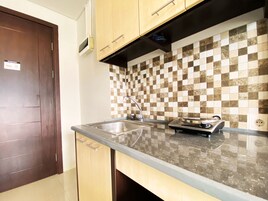 Apartment, 2 Bedrooms | Private kitchen | Fridge, stovetop, cookware/dishes/utensils