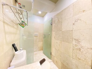 Bathroom - Warm And Comfort Studio Apartment At Braga City Walk (Bandung)