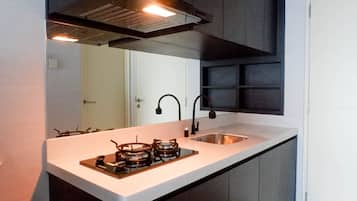 Fridge, stovetop, cookware/dishes/utensils