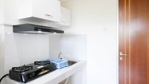 Apartment, 2 Bedrooms | Private kitchen