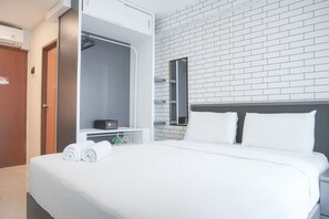 Free WiFi - Cozy Studio At Tifolia Apartment (Jakarta)