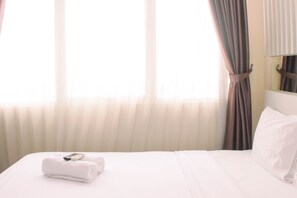 1 bedroom, free WiFi, bed sheets - Cozy And Comfort Living 1Br At Oasis Cikarang Apartment (Cikarang)