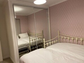 Apartment | 2 bedrooms, free WiFi, bed sheets - Cozy Apartment in Glasgow City Centre, Scotland (Glasgow)