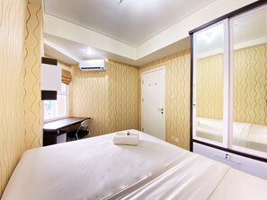 1 bedroom, free WiFi - Cozy Living 1Br Apartment At Parahyangan Residence (Bandung)