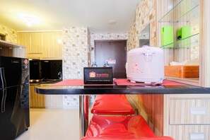 Apartment, 1 Bedroom | In-room dining