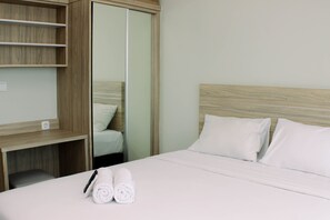 Studio | Free WiFi - Stunning And Comfy Studio Apartment Springlake Summarecon Bekasi (Bekasi)