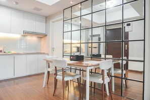 In-room dining - Stunning And Strategic 2Br Apartment At Casa Grande Residence (Jakarta)