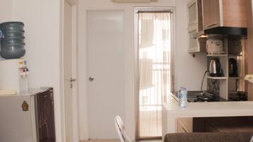 Apartment, 2 Bedrooms | Private kitchen