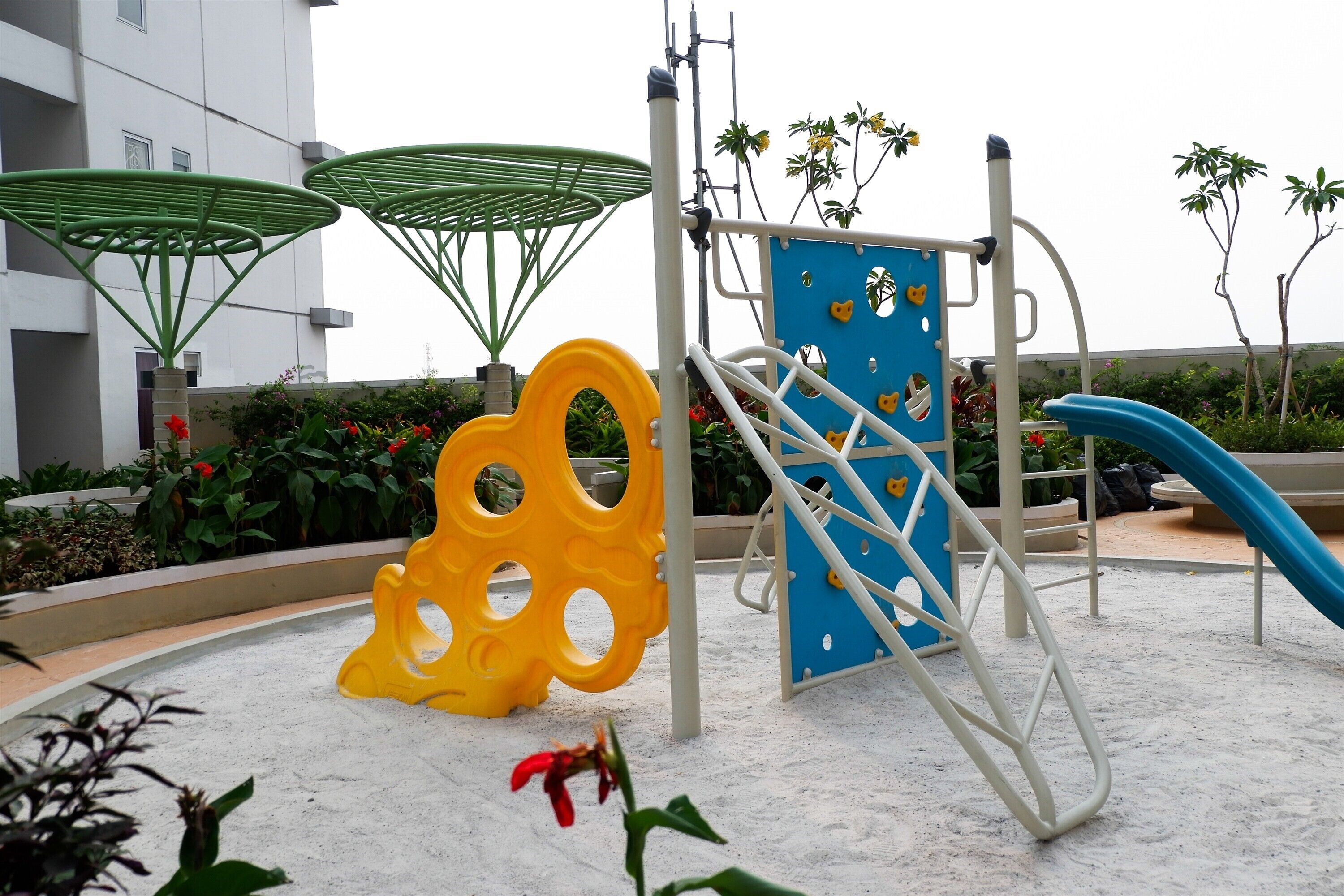 Zona de juegos infantil al aire libre
