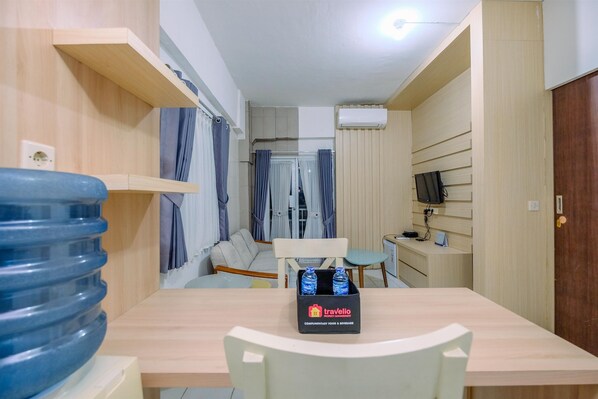 Apartamento, 2 habitaciones | Servicio de comidas en la habitación