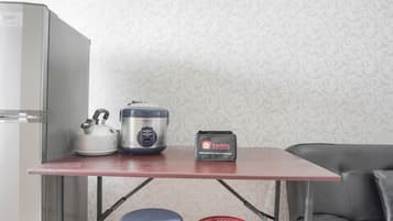 Apartemen, 2 kamar tidur | Makan di kamar