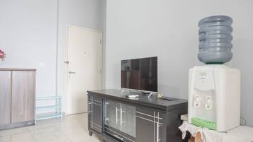 Apartment, 2 Bedrooms | Living area | TV