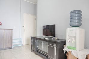 Apartment, 2 Bedrooms | Living area | TV