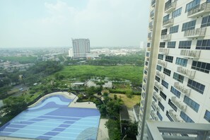 Exterior - Warm And Restful Studio At Springlake Summarecon Apartment (Bekasi)