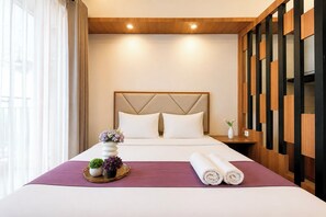 Studio | Bed sheets - Calm Studio At Supermall Mansion Apartment Benson Tower (Surabaya)
