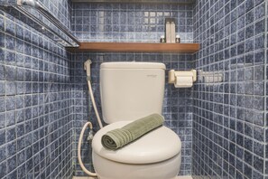 Estudio | Baño | Amenidades de baño gratuitas y toallas 