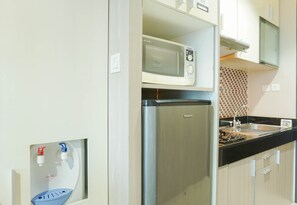 Private kitchen - Fully Furnished With Cozy Studio Gp Plaza Apartment (Jakarta)
