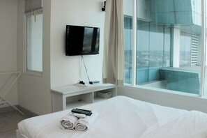 Studio - Warm And Cozy Studio At Grand Kamala Lagoon Apartment (Bekasi)