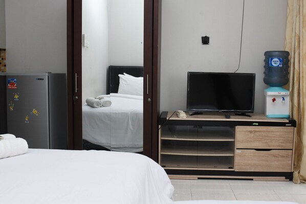 Free WiFi - Homey And Tidy Studio Taman Melati Margonda Apartment Near Campus (Depok)