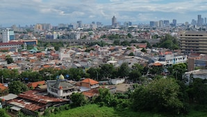 Pemandangan kota dari properti