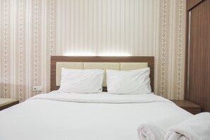 Studio | Free WiFi - Cozy Living Studio Apartment At Belmont Residence Near Puri (Jakarta)
